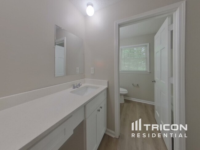 Building Photo - 4539 Riverwood Cir