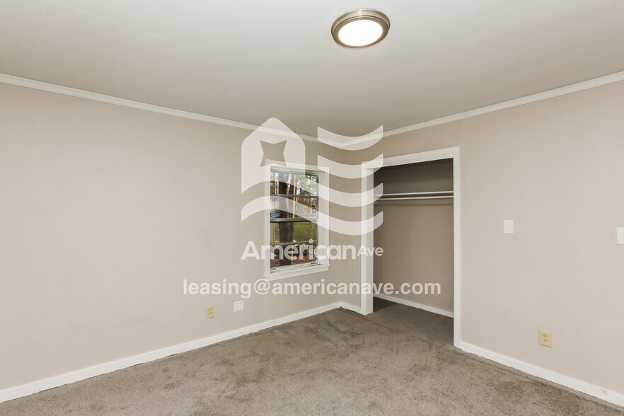 Building Photo - 330 Pine Ridge Rd