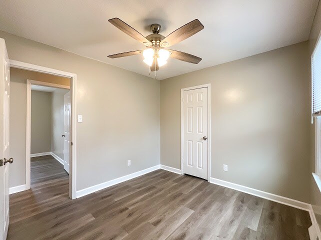 Building Photo - 3201 Spring Valley Dr