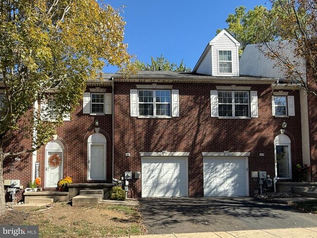 Building Photo - 404 Dylan Dr