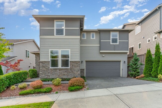 Primary Photo - Beautiful home in Monroe available 9/15