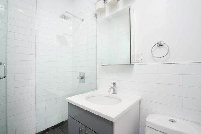 Building Photo - 4 bedroom in BROOKLYN NY 11226