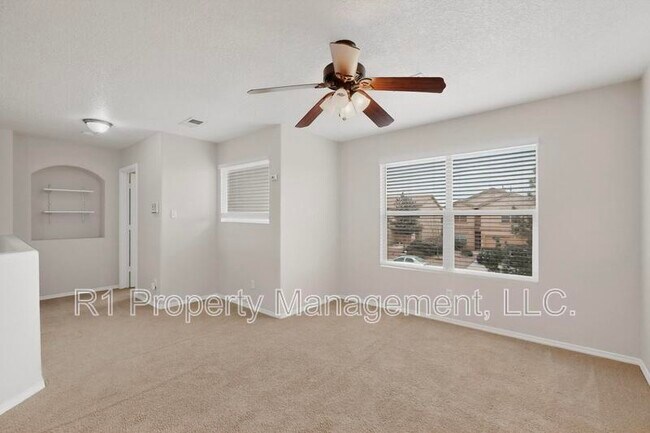 Building Photo - 2713 Violeta Cir SE