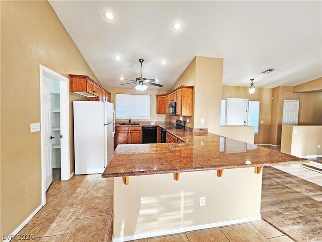 Building Photo - 3680 Ravine Ave
