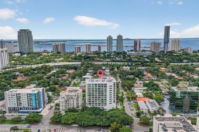 Building Photo - 2021 SW 3rd Ave