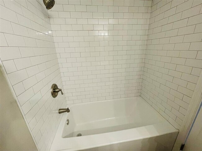 Building Photo - 511 Duchess Ct