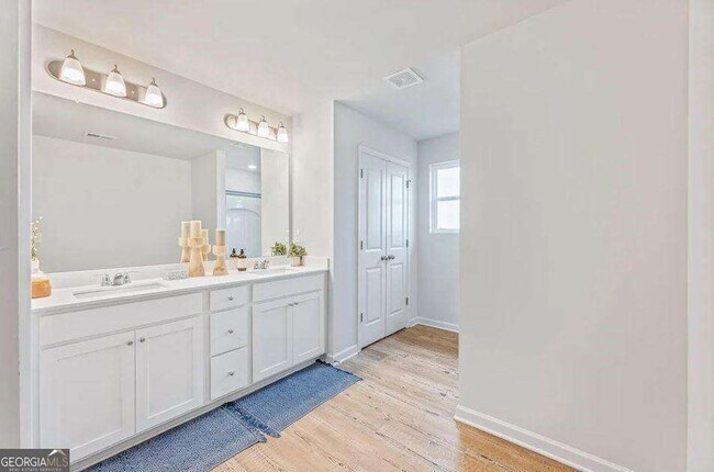 Building Photo - 5165 Sidney Sq Dr