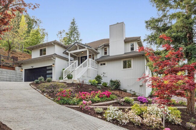 Primary Photo - Large Single Family Home