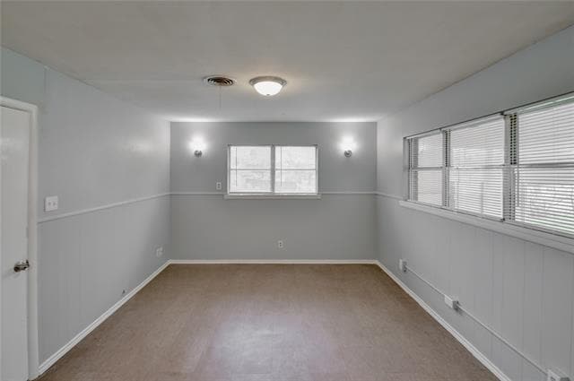 Building Photo - 1002 N Stewart St