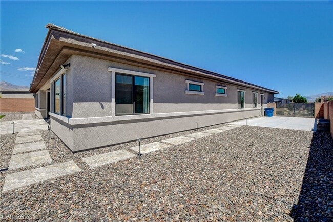 Building Photo - 8477 Wolf Mountain Ct