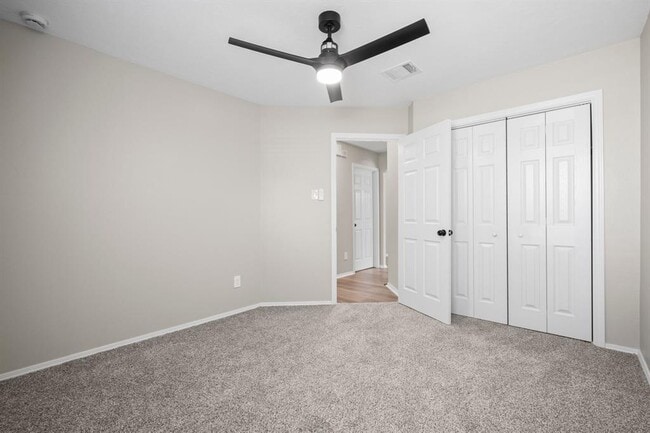 Building Photo - 18464 Sunrise Oaks Ct