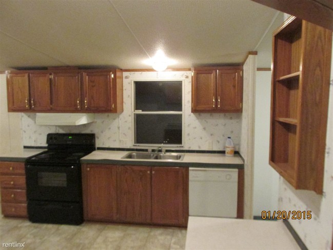 Building Photo - 3 br, 2 bath Mobile Home - 810 Woodtrail Dr