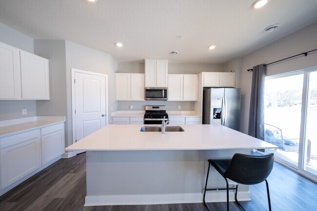 Building Photo - 17073 Dysart Pl