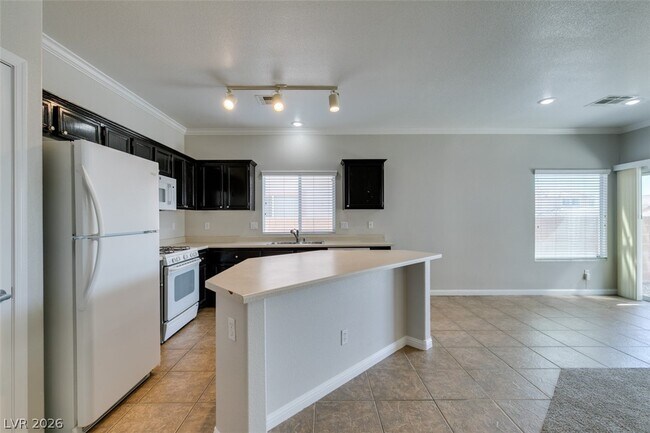 Building Photo - 1209 Echo Beach Ave