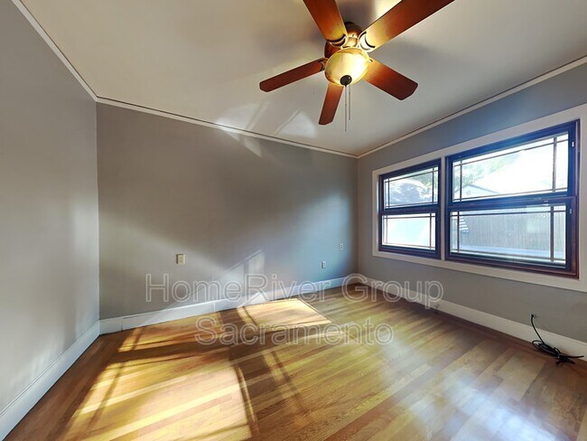 Building Photo - 1637 47th St