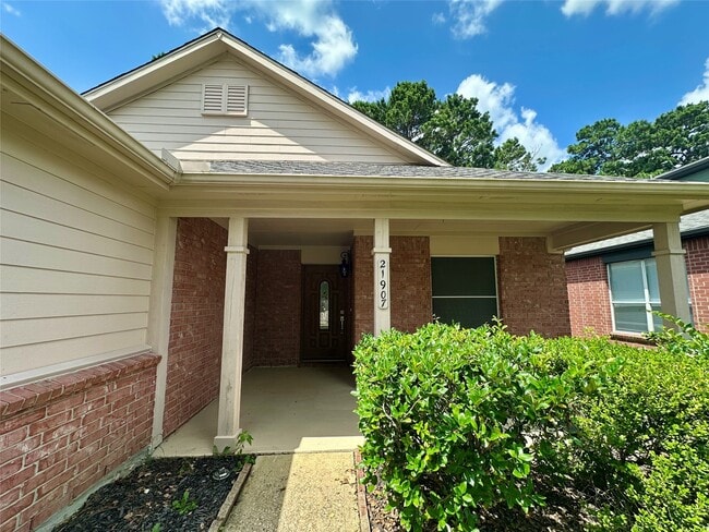 Building Photo - 21907 Willow Downs Dr