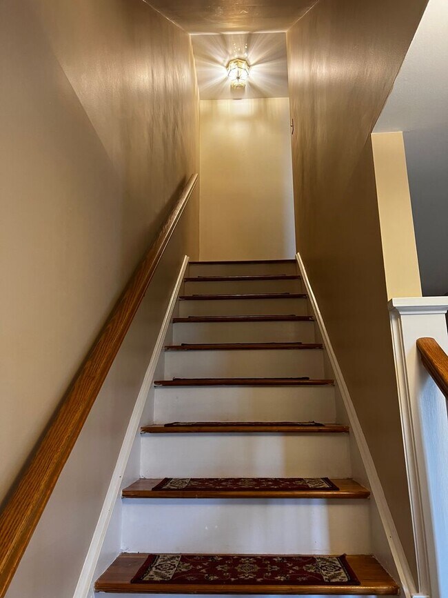 Building Photo - 75 Plymouth Cir