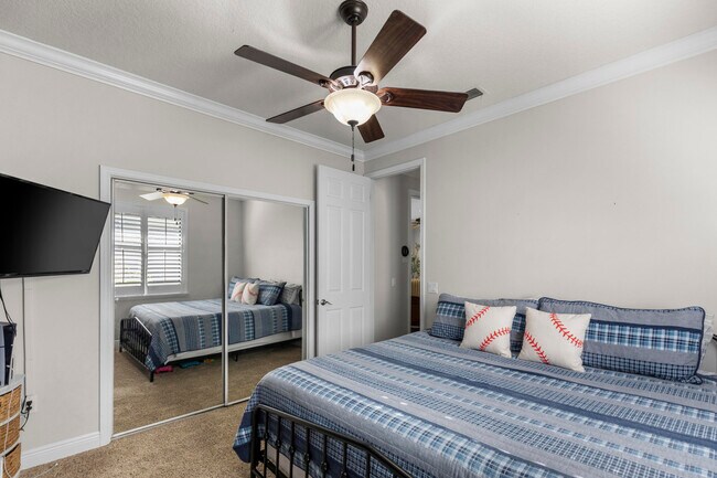 Building Photo - 1509 SW Mockingbird Cir