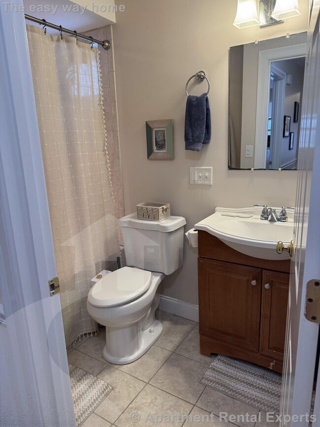 Building Photo - 11 Winthrop Ct