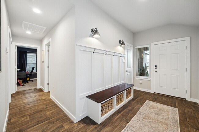 Building Photo - 9833 Gln Brk Ln