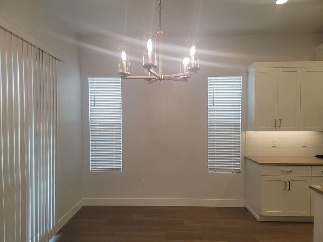 Building Photo - Brand New Stylish 3 Bedroom Home!