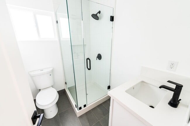 Building Photo - 7020 Schroll St