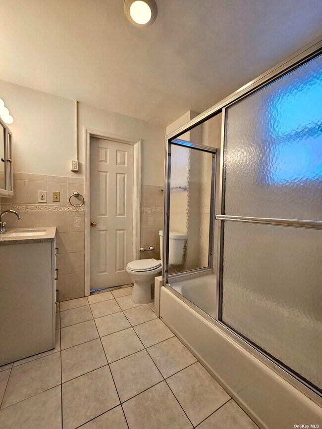 Building Photo - 21-20 41st St