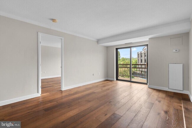 Building Photo - 2111 Wisconsin Ave NW