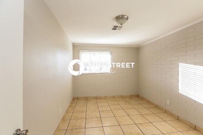 Building Photo - 5514 W Monterosa St