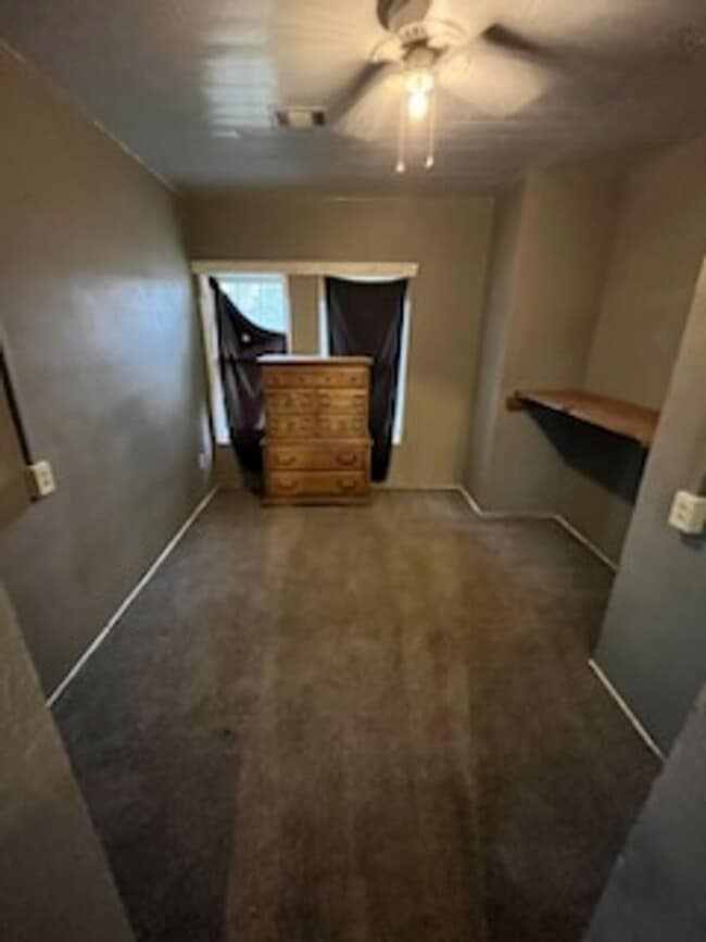 Building Photo - Come take a look at this 3-bedroom 2-bath home in New Blaine.