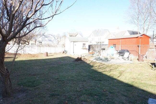 Building Photo - 76 4th Ave