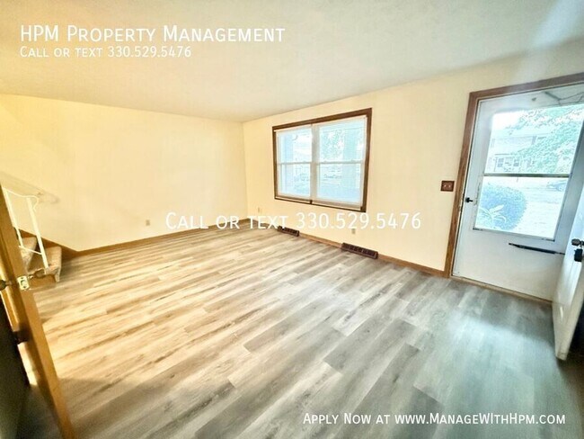 Building Photo - 2379 Ashdale St NW