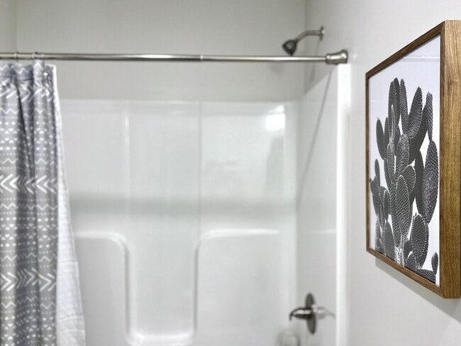 Building Photo - Gorgeous Furnished Home-Ready for move in ...