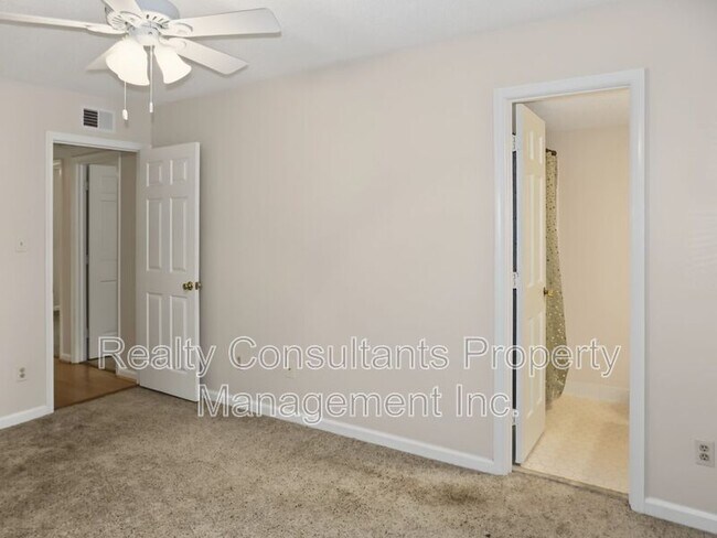 Building Photo - 4610 Lawndale Dr