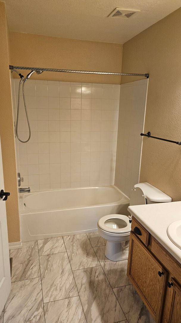 Building Photo - Cute 2 Bed Townhome in Southeast Fort Collins
