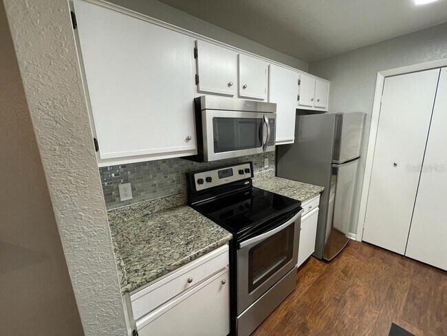 Building Photo - 4401 Thornbriar Ln