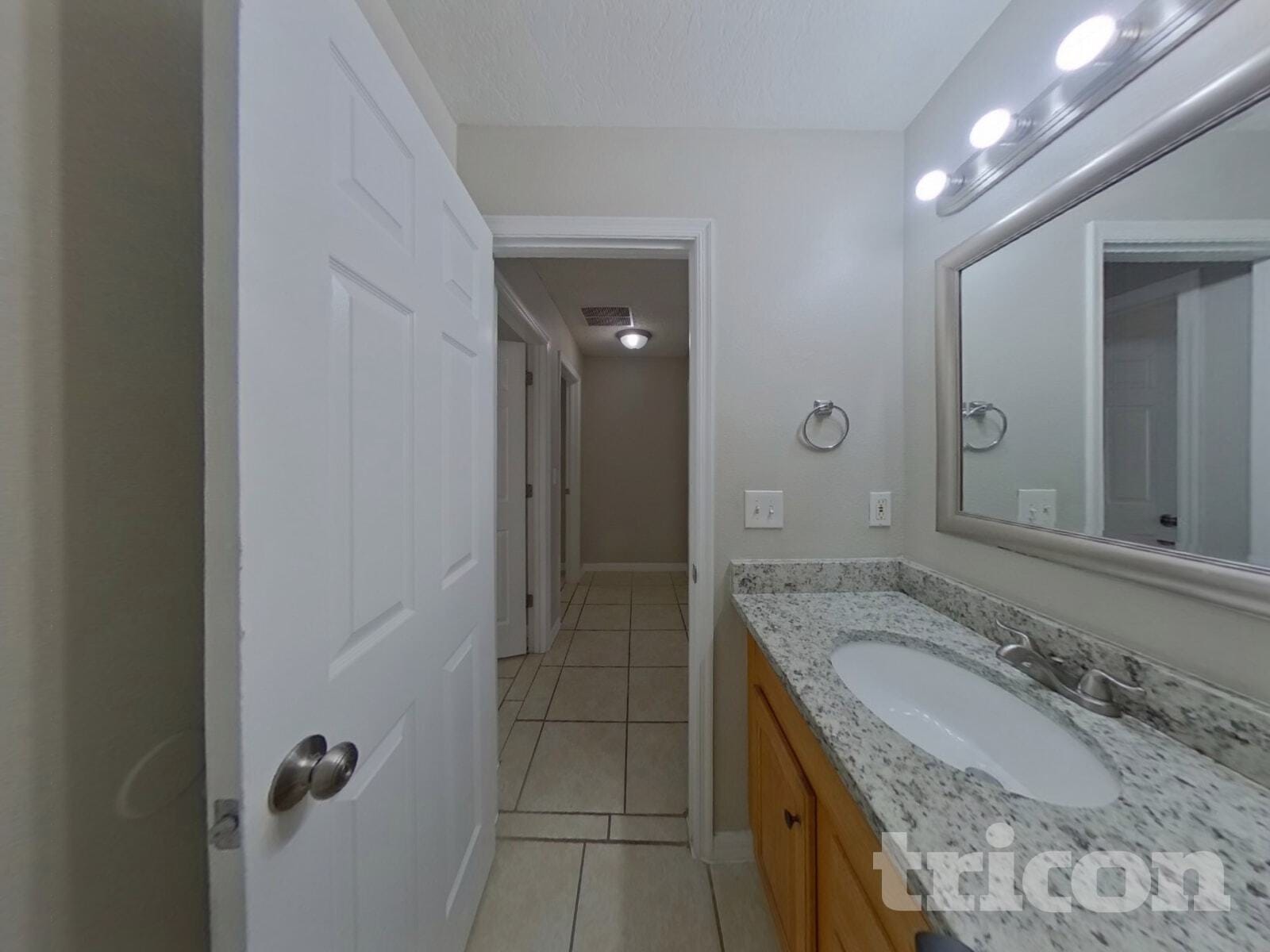 Building Photo - 3247 Amberley Park Cir