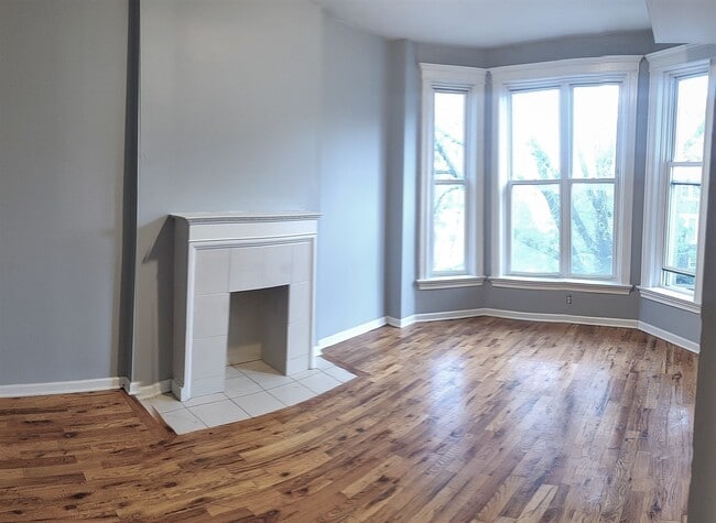 Building Photo - 4243 S Calumet Ave