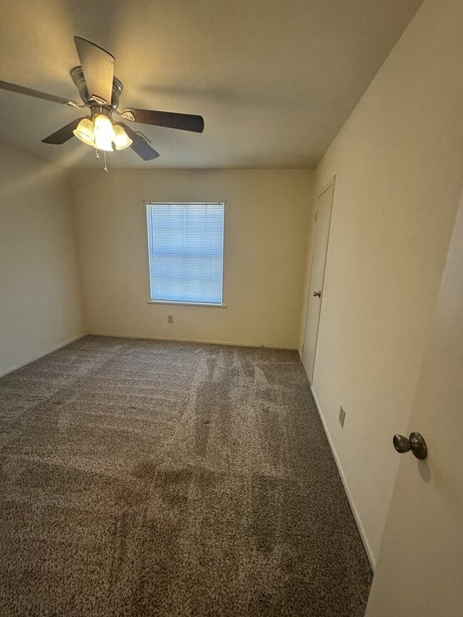 Building Photo - 13906 Buckingham Dr