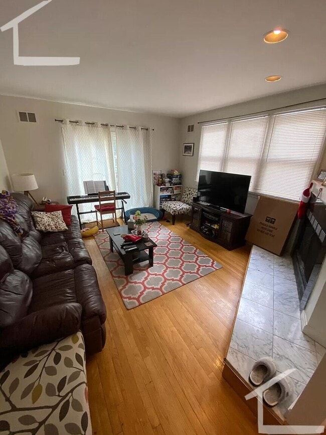 Building Photo - 254 Allston St