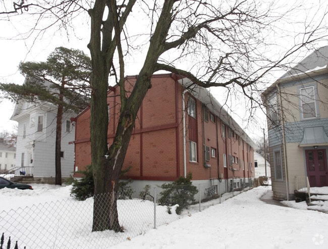 Building Photo - 1637 D St