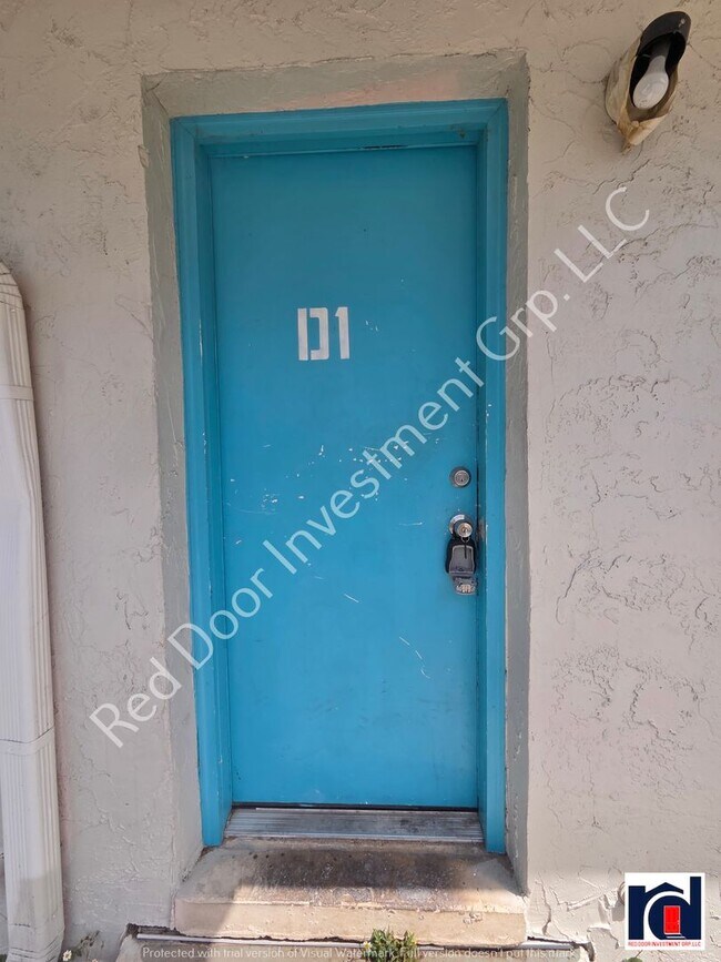 Building Photo - Large 2/1- Minutes from Downtown Leesburg/...