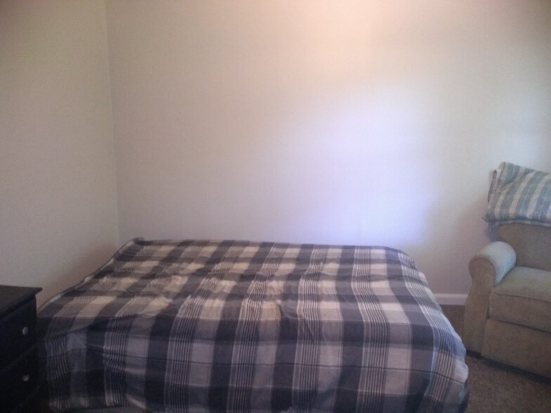 Building Photo - 958 Merriman Rd