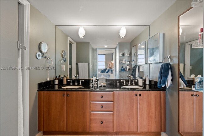 Building Photo - 6917 Collins Ave