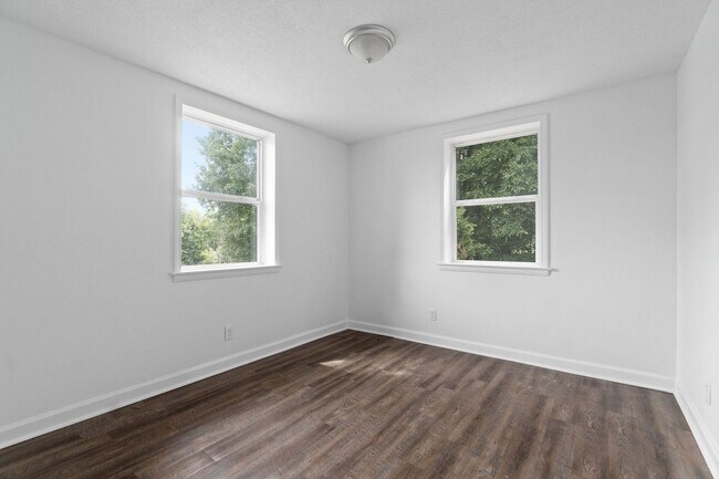 Building Photo - 706 Britton Springs Rd