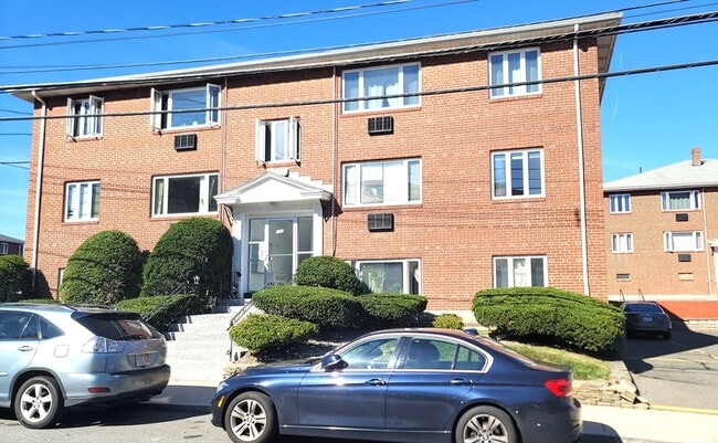 Building Photo - 133 Warren St