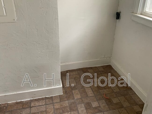 Building Photo - 1620 S Hayden St