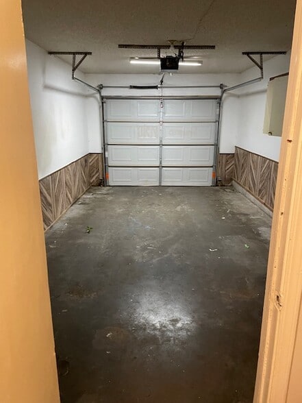 Building Photo - 2020 W Olive St