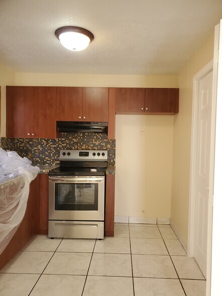 Building Photo - 1451 W 43rd Pl