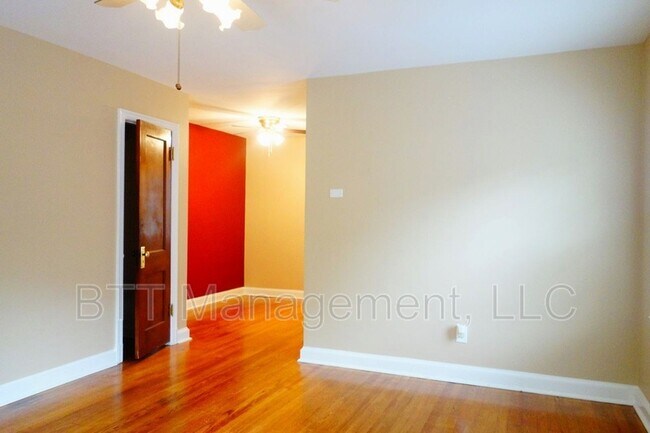 Primary Photo - 8406 Greenwood Ave